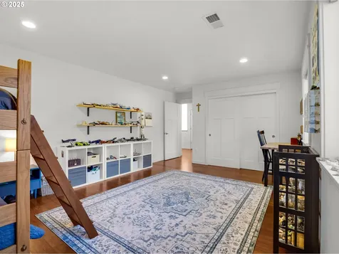 33 NW Kalmia Avenue Warrenton OR 97146