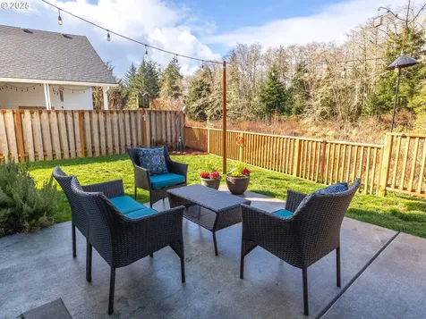 33 NW Kalmia Avenue Warrenton OR 97146