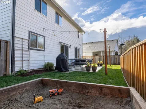 33 NW Kalmia Avenue Warrenton OR 97146