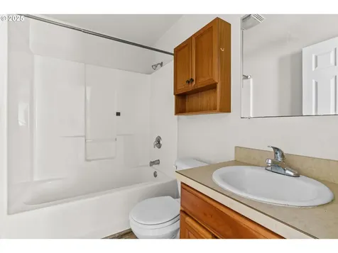 1041 Kees Street Lebanon OR 97355