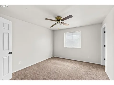 1041 Kees Street Lebanon OR 97355