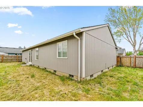 1041 Kees Street Lebanon OR 97355