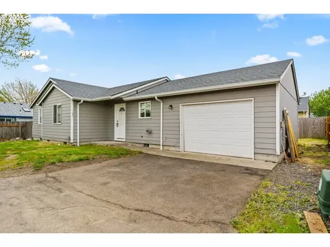 1041 Kees Street Lebanon OR 97355