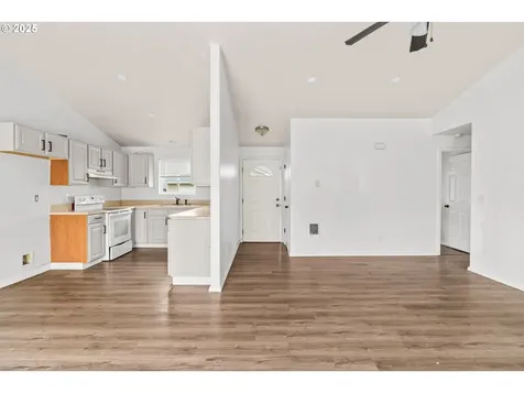 1041 Kees Street Lebanon OR 97355