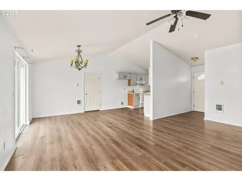 1041 Kees Street Lebanon OR 97355