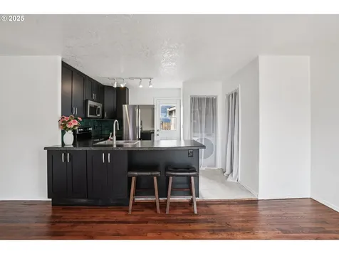 8416 NE Wygant Street Portland OR 97220