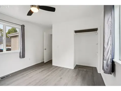 8416 NE Wygant Street Portland OR 97220