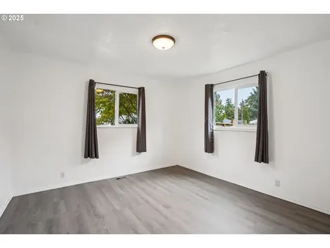 8416 NE Wygant Street Portland OR 97220
