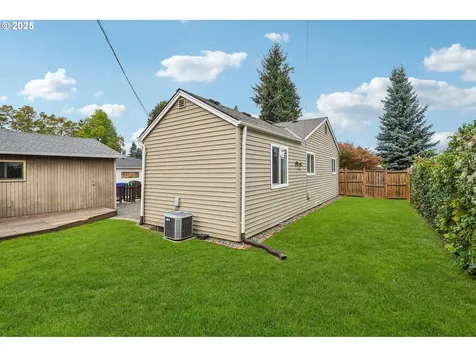 8416 NE Wygant Street Portland OR 97220