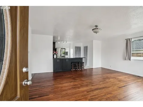 8416 NE Wygant Street Portland OR 97220