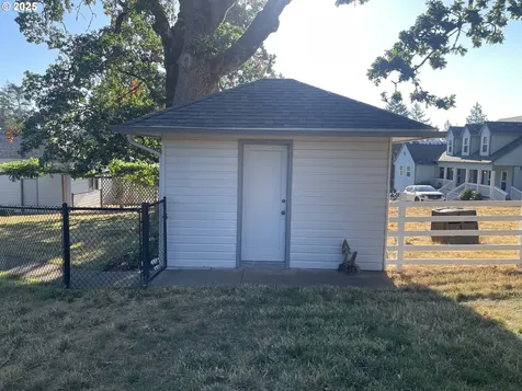 935 SW Hill Drive Willamina OR 97396