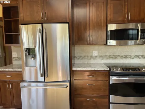 935 SW Hill Drive Willamina OR 97396
