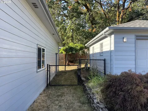 935 SW Hill Drive Willamina OR 97396