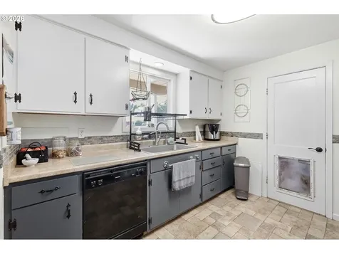 34161 El Manor Avenue Eugene OR 97405