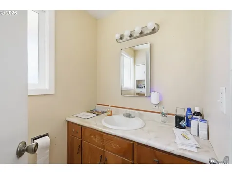 34161 El Manor Avenue Eugene OR 97405