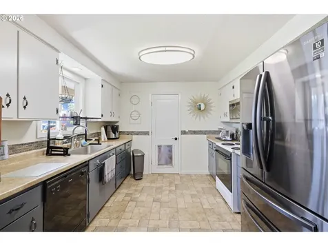 34161 El Manor Avenue Eugene OR 97405