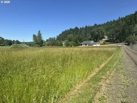 946 S Calapooia Street Sutherlin OR 97479
