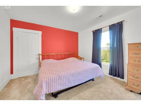1878 Trails End Lane Sutherlin OR 97479