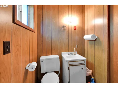 1878 Trails End Lane Sutherlin OR 97479