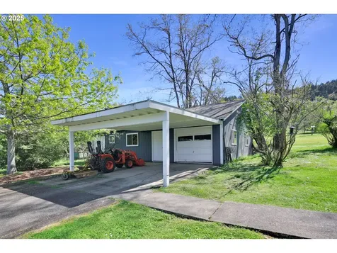 1878 Trails End Lane Sutherlin OR 97479