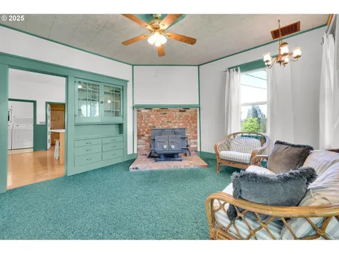 1878 Trails End Lane Sutherlin OR 97479