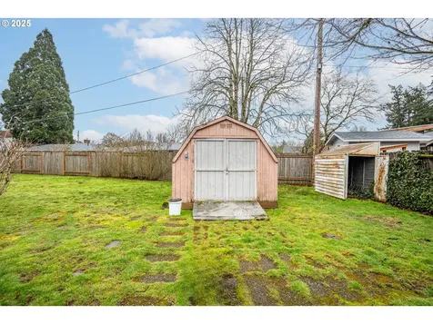 25 Strome Court Eugene OR 97404