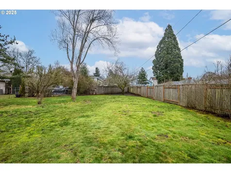 25 Strome Court Eugene OR 97404
