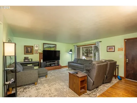 25 Strome Court Eugene OR 97404