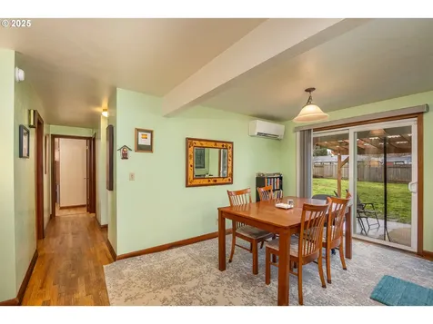 25 Strome Court Eugene OR 97404