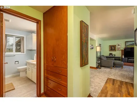 25 Strome Court Eugene OR 97404