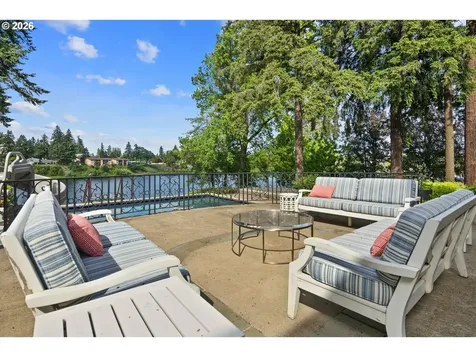 11522 S Riverwood Road Portland OR 97219