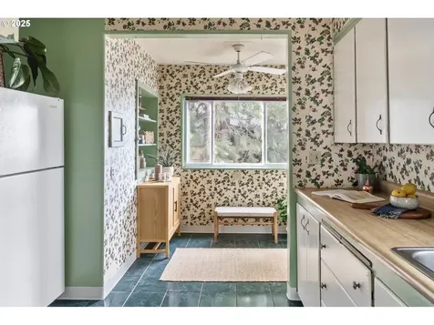 3903 SE 65th Avenue Portland OR 97206