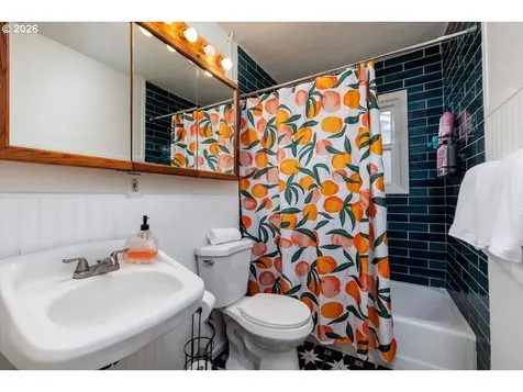 10021 SE Harold Street Portland OR 97266