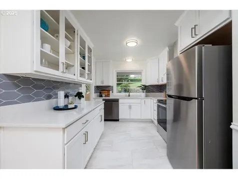 3855 SW 97th Avenue Portland OR 97225