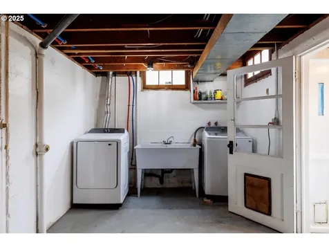 3855 SW 97th Avenue Portland OR 97225