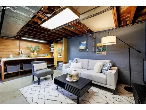 3855 SW 97th Avenue Portland OR 97225