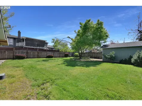5781 E Street Springfield OR 97478