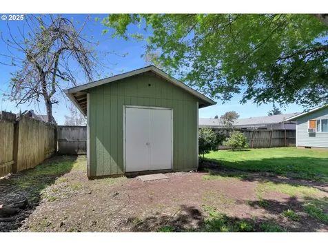 5781 E Street Springfield OR 97478