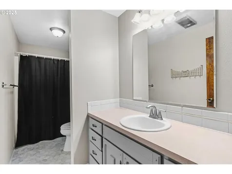 6516 NE 68th Street Vancouver WA 98661