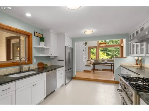 1325 SW Upland Drive Portland OR 97221