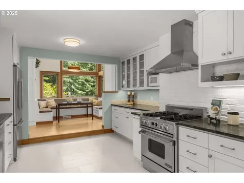 1325 SW Upland Drive Portland OR 97221