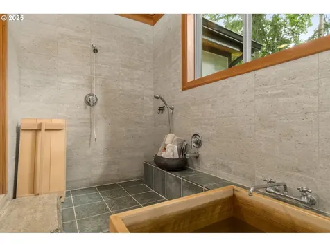 1325 SW Upland Drive Portland OR 97221