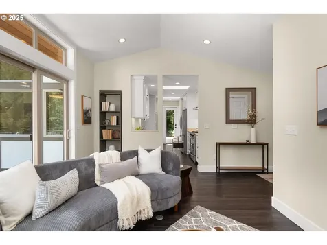 1325 SW Upland Drive Portland OR 97221