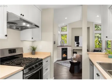 1325 SW Upland Drive Portland OR 97221