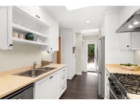 1325 SW Upland Drive Portland OR 97221