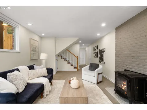 1325 SW Upland Drive Portland OR 97221