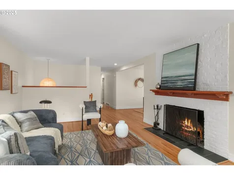 1325 SW Upland Drive Portland OR 97221