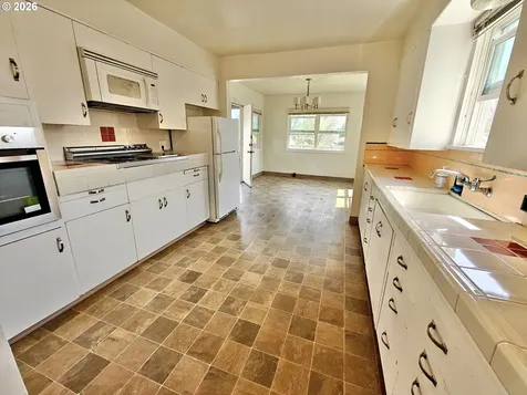8428 SE 17th Avenue Portland OR 97202