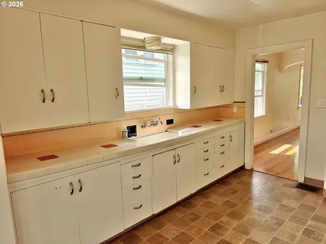 8428 SE 17th Avenue Portland OR 97202