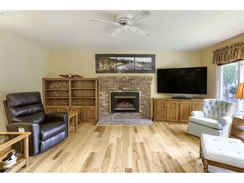 5834 NW Necanicum Way Portland OR 97229